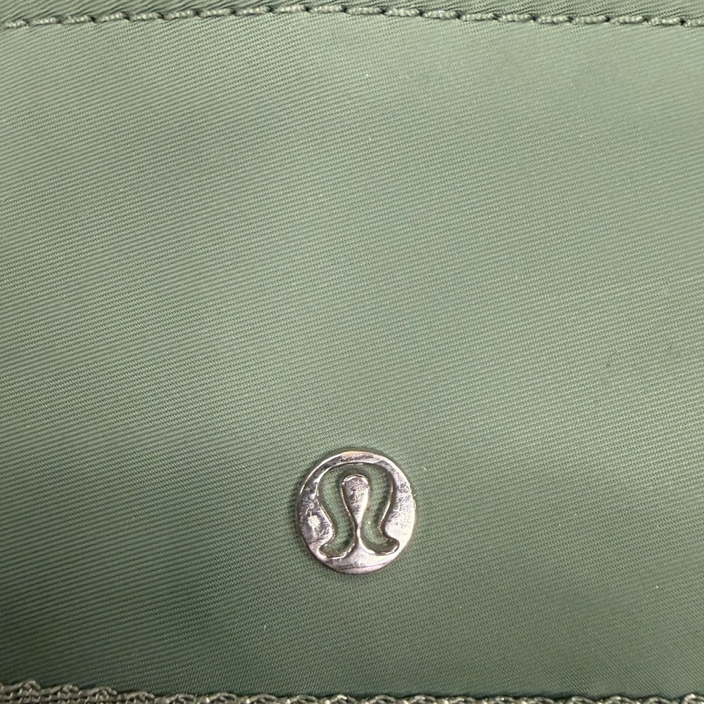 Lululemon True Identity Card Case One Size Gray Eucalyptus - Pre-owned  - Picture 3 of 12